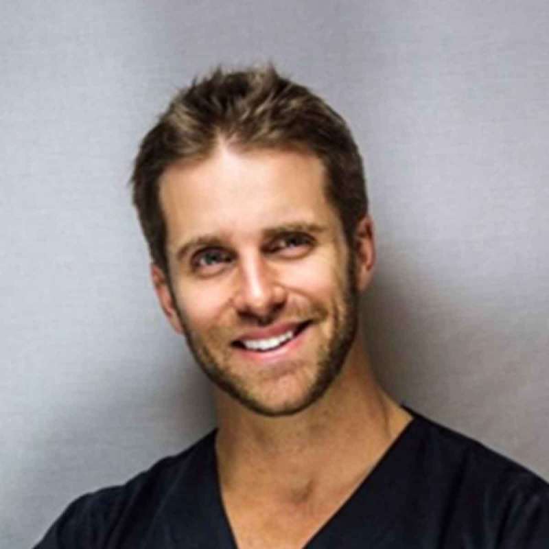 Dr. Alistair McAlpineis